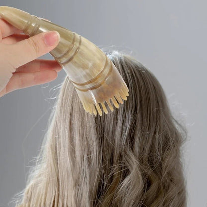 Peigne masseur de cuir chevelu en corne de buffle pour femme